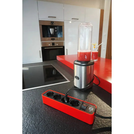 Табло с 4 гнезда с бутон за включване Brennenstuhl