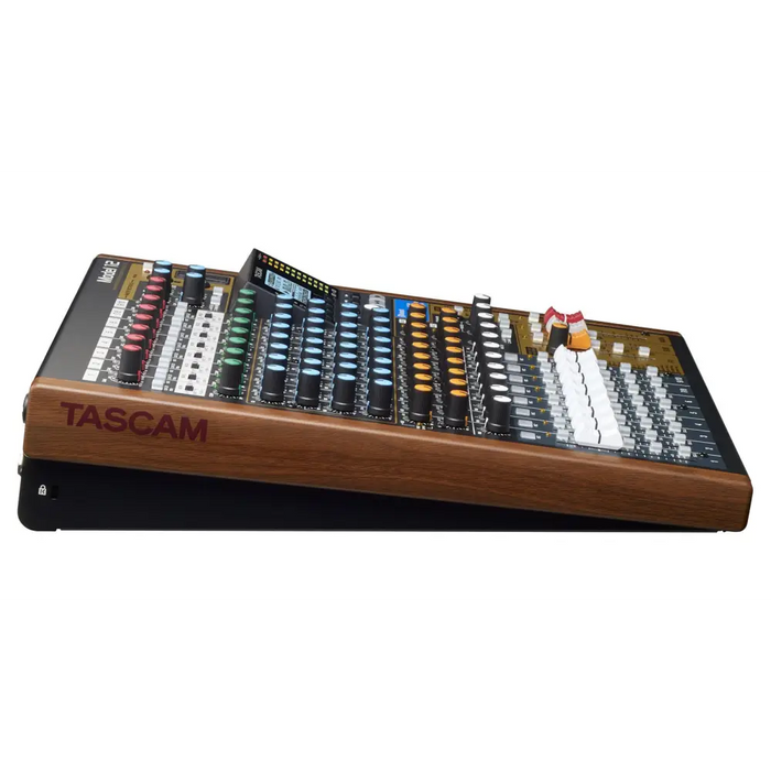 Tascam Model 12 12 канала 20 - 20000 Hz Черен Дърво