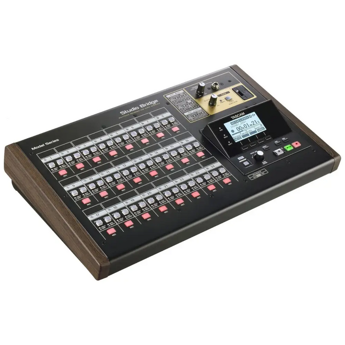 Tascam Studio Bridge - 24-пистов аудио рекордер