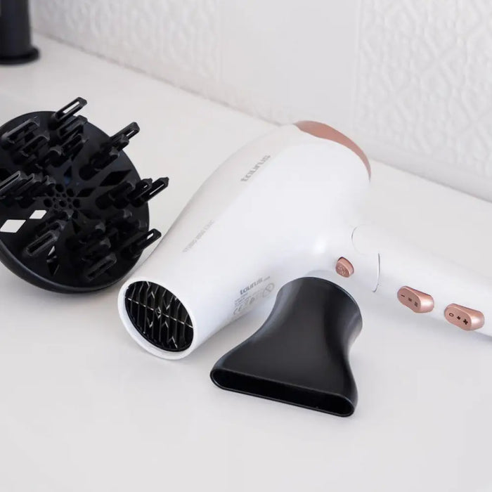 Taurus STUDIO 2500 IONIC сешоар 2400 W Бял