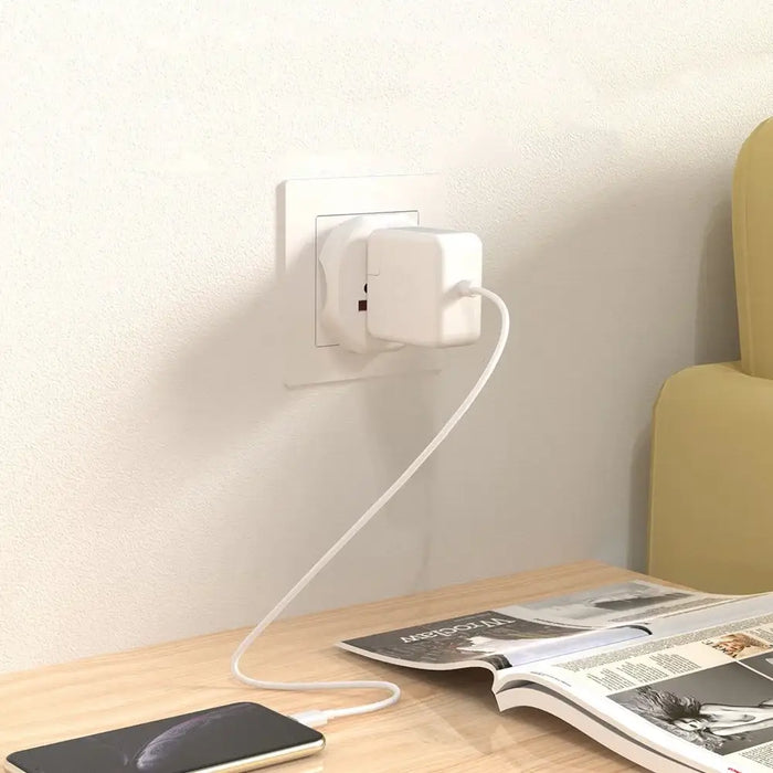 Tech-Protect Universal Travel Adapter to EU - бял