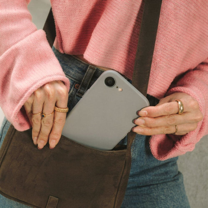 Силиконов калъф Tech-Protect MagSafe за iPhone 16E / 17E - сив