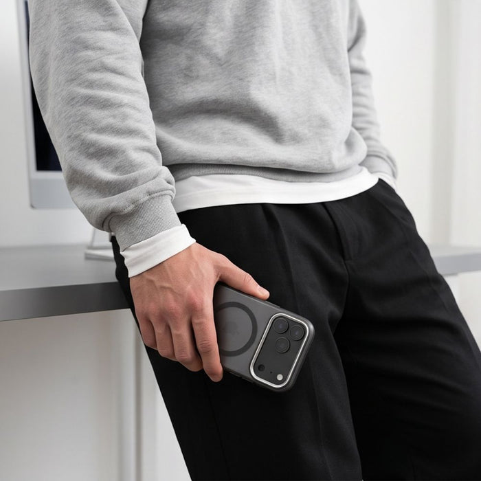 Кейс Tech-Protect MagZero MagSafe за iPhone 17 Pro / 18 Pro - полупрозрачен матов черен