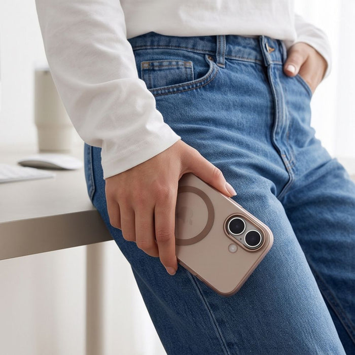 Кейс Tech-Protect MagZero MagSafe за iPhone 17 - бежово-кафяв матов