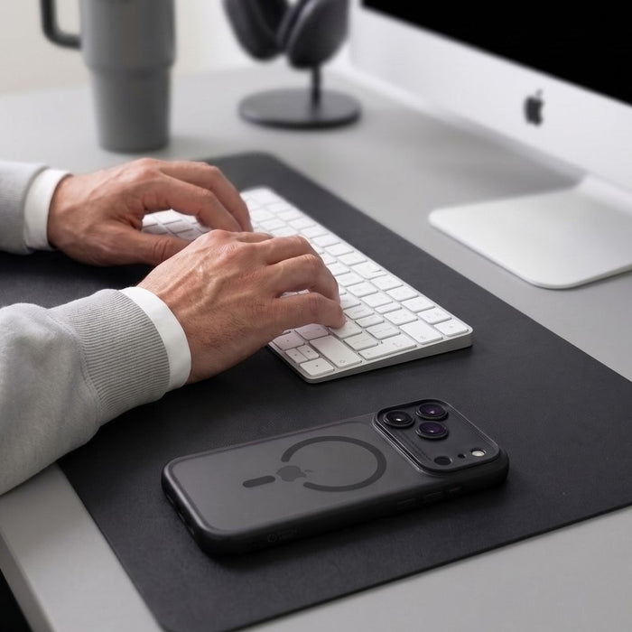 Кейс Tech-Protect MagPeak MagSafe CC за iPhone 18 Pro / 17 Pro - матово черен