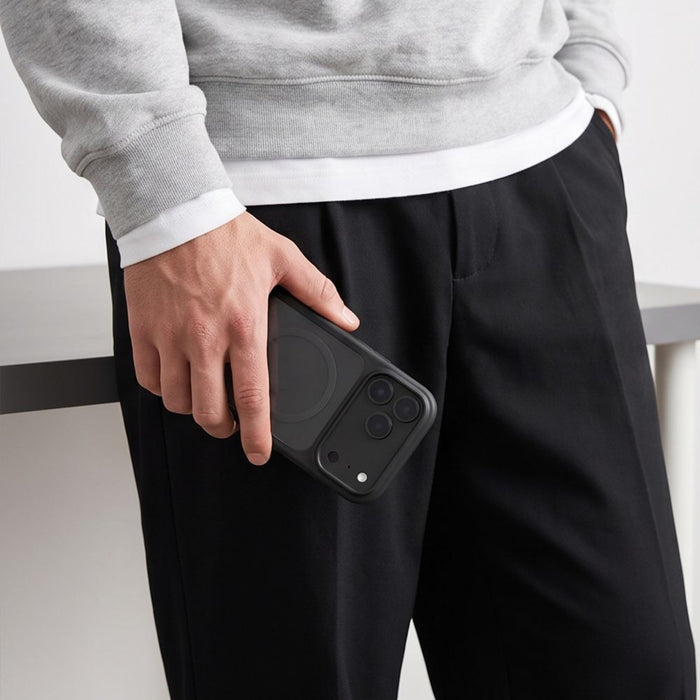 Tech-Protect MagOne CC MagSafe калъф + закалено стъкло (2 броя) за iPhone 18 Pro / 17 Pro - прозрачен черен
