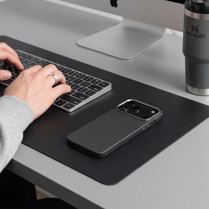 Калъф Tech-Protect Ion Carbon MagSafe за iPhone 18 Pro / 17 Pro - черен и сребрист