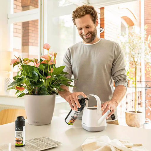 ТЕЧЕН ТОР ЗА ЦЪФТЯЩИ РАСТЕНИЯ 0.475L LECHUZA