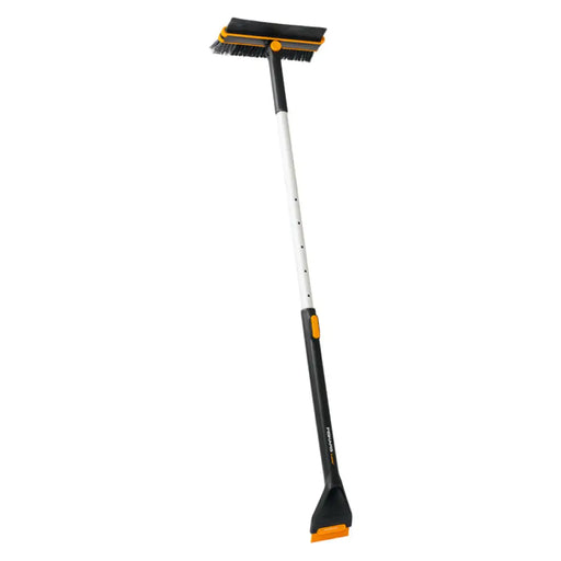 ТЕЛЕСКОПИЧНА СТЪРГАЛКА С ЧЕТКА 96-121CM FISKARS FS 1078492