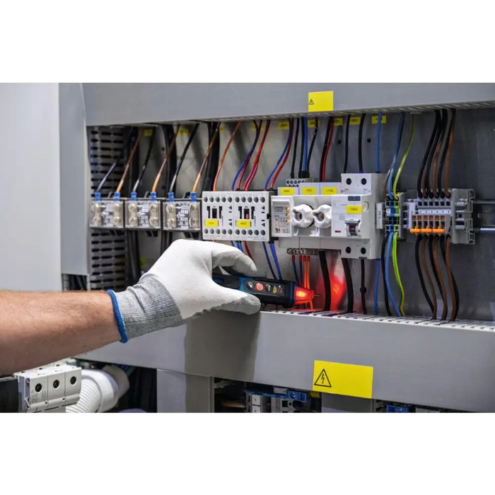 ТЕСТЕР ЗА НАПРЕЖЕНИЕ BOSCH GVD 1000-17