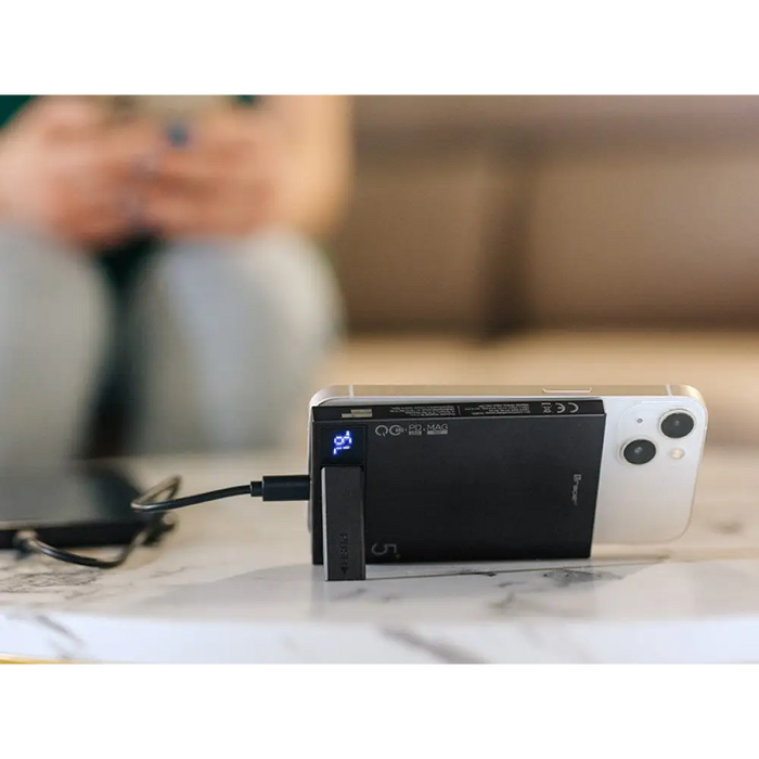 Tracer AirMag1 5000mAh PD20W + 15W Mag черен