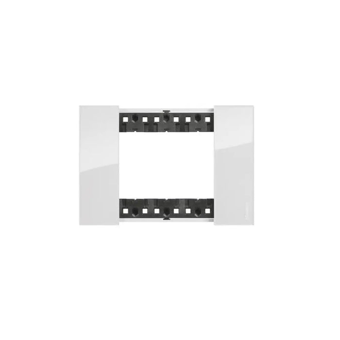 ТРИМОДУЛНА РАМКА LIVING NOW LEGRAND - ЛЕД