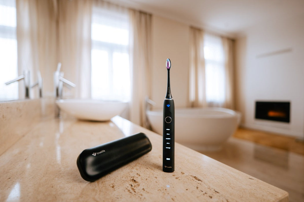 TrueLife SonicBrush Clean70 UV звукова четка за зъби, черна