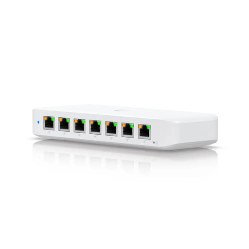 Ubiquiti UniFi 8 портов GbE PoE+ захранван от GbE++ вход