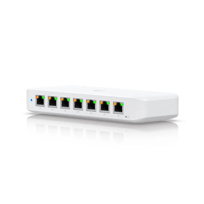 Ubiquiti UniFi 8 портов GbE PoE+ захранван от GbE++ вход