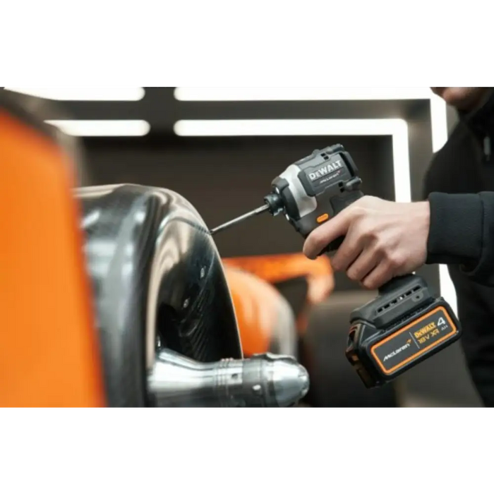 УДАРЕН ВИНТОВЕРТ 18V DEWALT MCLAREN F1