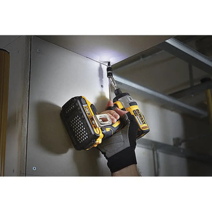 УДЪЛЖИТЕЛ С ЧУПЕЩО РАМО И 8 БИТА DEWALT DT70518T-QZ