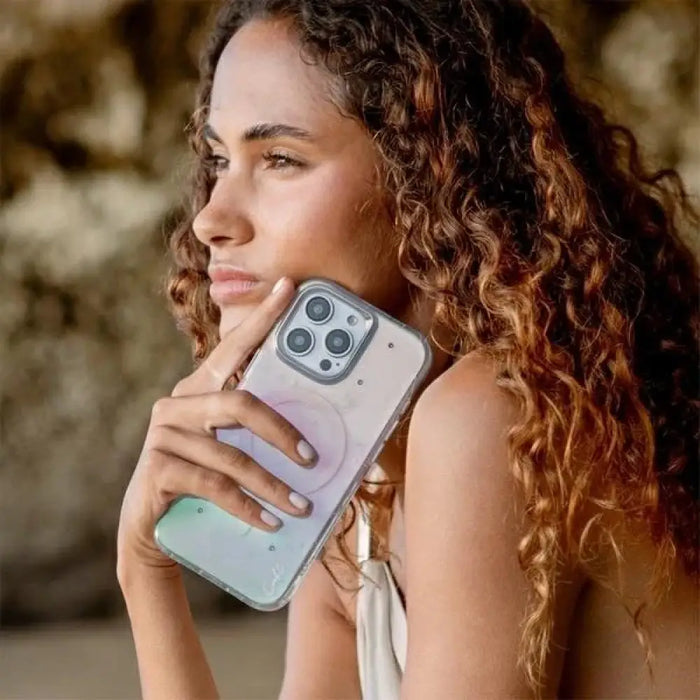 Uniq Coehl Celest Magnetic Charging Case за iPhone 16 Pro