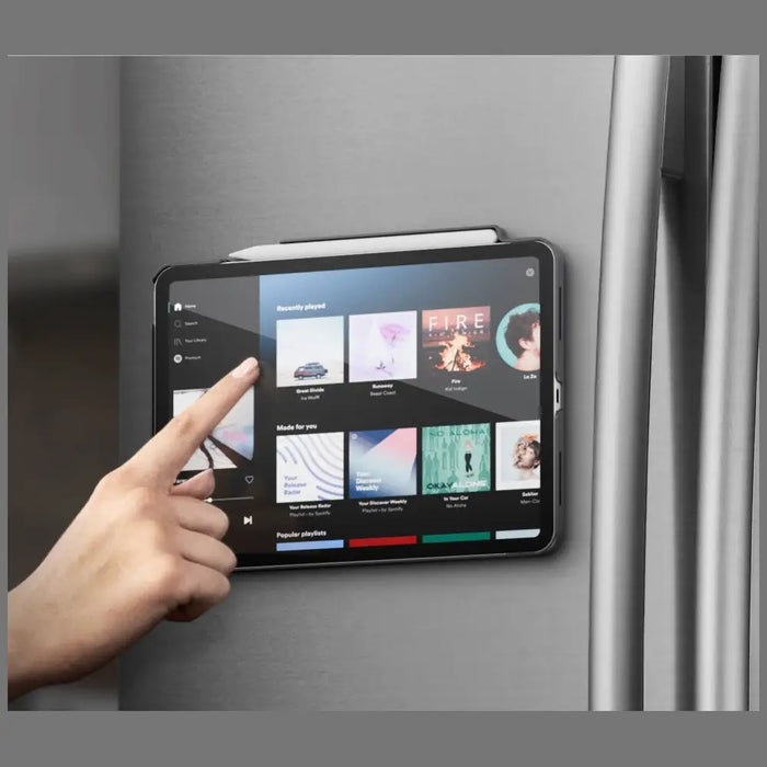 Uniq Rovus Snapmount Magnetic 360 Rotating Detchable Case