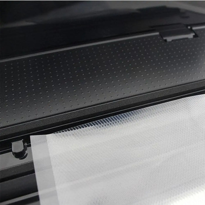 Вакуумна машина Adler CR4470 Бяла