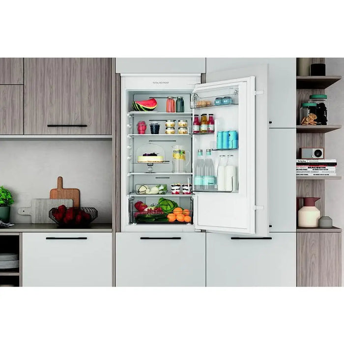 Вграден хладилник с фризер Indesit INC18 T112 250 l E No