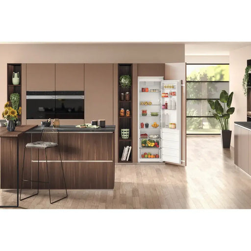 Вграден хладилник Hotpoint-Ariston HASD18A011A1