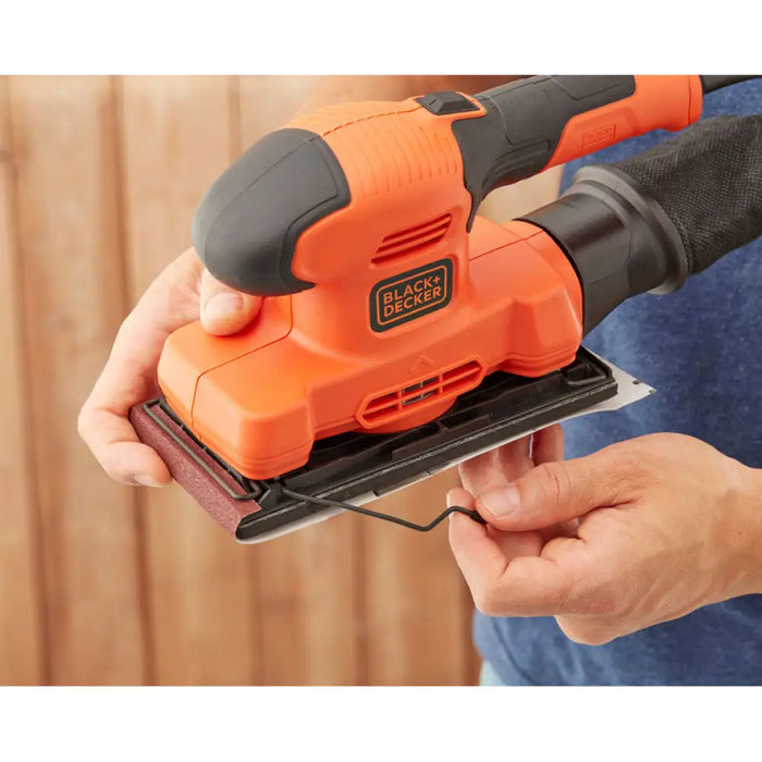 ВИБРОШЛАЙФ BLACK&DECKER BEW220-QS 150 W