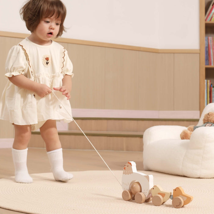 Дървена играчка за дърпане Viga Toys - PolarB, кокошка с пиленца