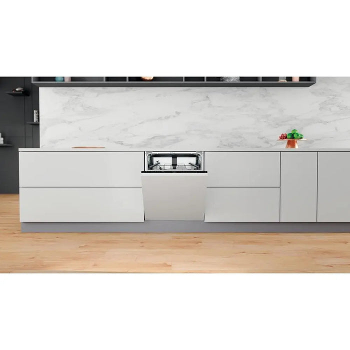 Whirlpool WIO 3T333 E 6.5 Напълно вградена 14 комплекта D