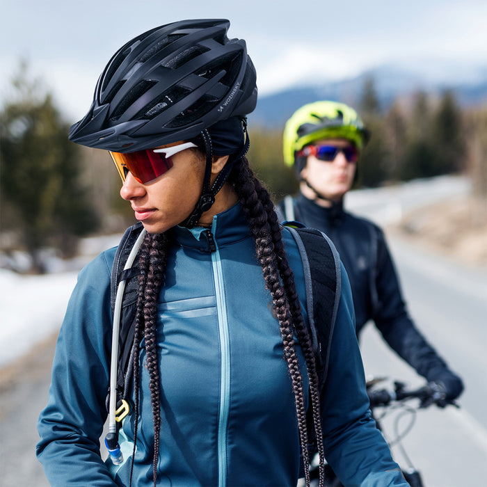 Велосипедна каска Wozinsky MTB с подвижен визьор и задна USB светлина M - черна