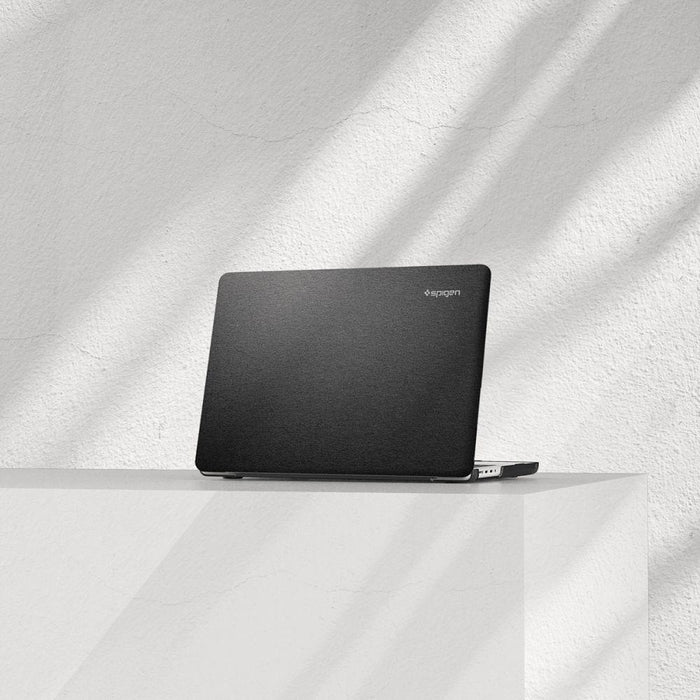 Калъф Spigen Urban Fit за MacBook Pro 16’ 2021 - 2022 черен
