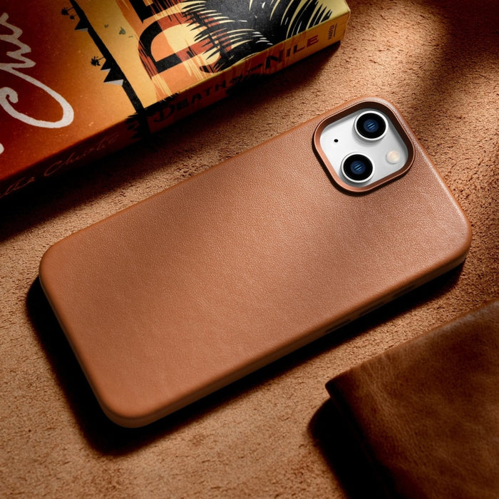 Кейс от естествена кожа iCarer за iPhone 14, кафяв (WMI14220705-BN) (съвместим с MagSafe)