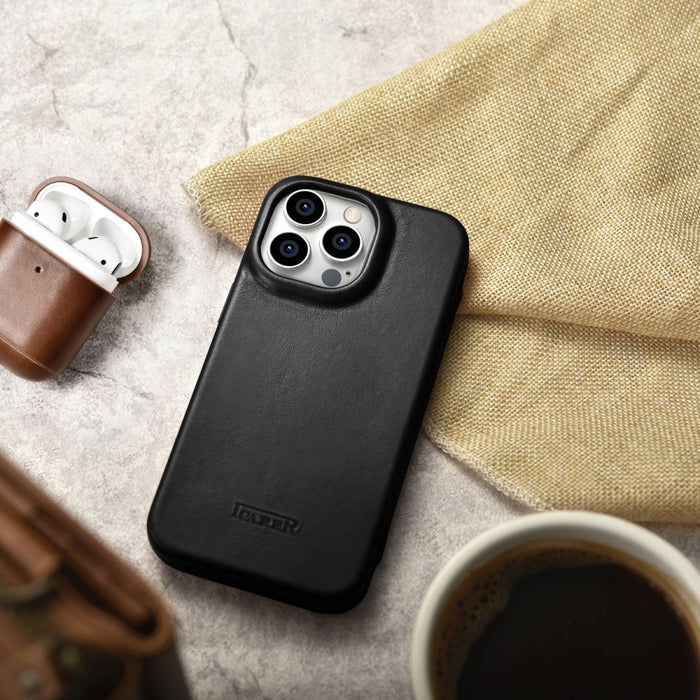 Флип Кейс от естествена кожа iCarer CE Oil Wax Premium за iPhone 14 Pro, магнитен, съвместим с MagSafe, Черен (AKI14220706-BK)