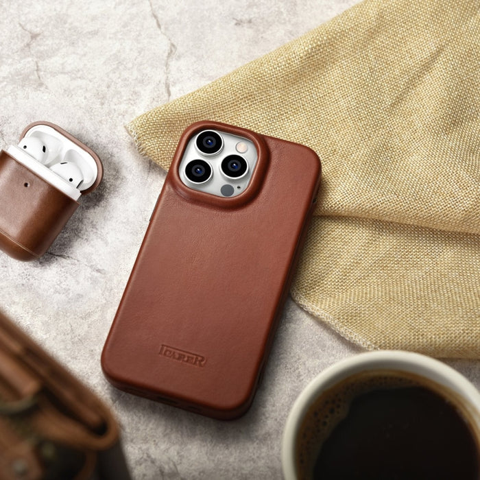 Флип Кейс от естествена кожа iCarer CE Oil Wax Premium за iPhone 14 Pro, магнитен, съвместим с MagSafe, Кафяв (AKI14220706-BN)