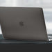 Ултратънък калъф UNIQ etui Husk Pro Claro за MacBook 16’ сив