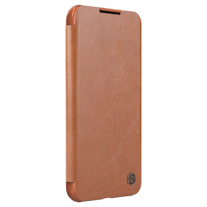 Кейс Nillkin Qin Leather Pro за Samsung Galaxy S22 , със защита за камерата, Кафяв