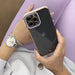 Дизайнерски кейс за iPhone 12 Gold с гел рамка червен