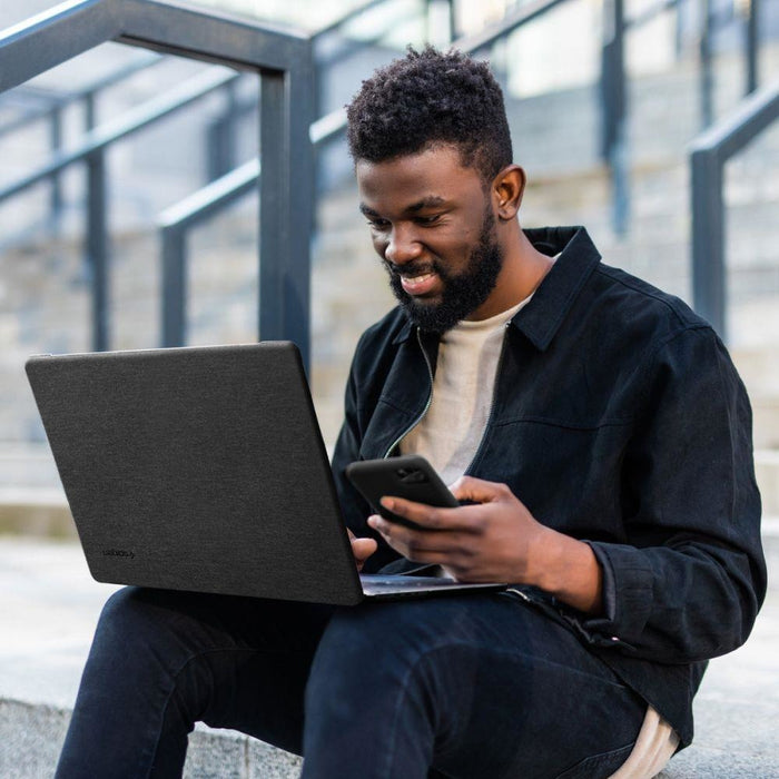 Калъф Spigen Urban Fit за MacBook Pro 14’ 2021 - 2022 черен