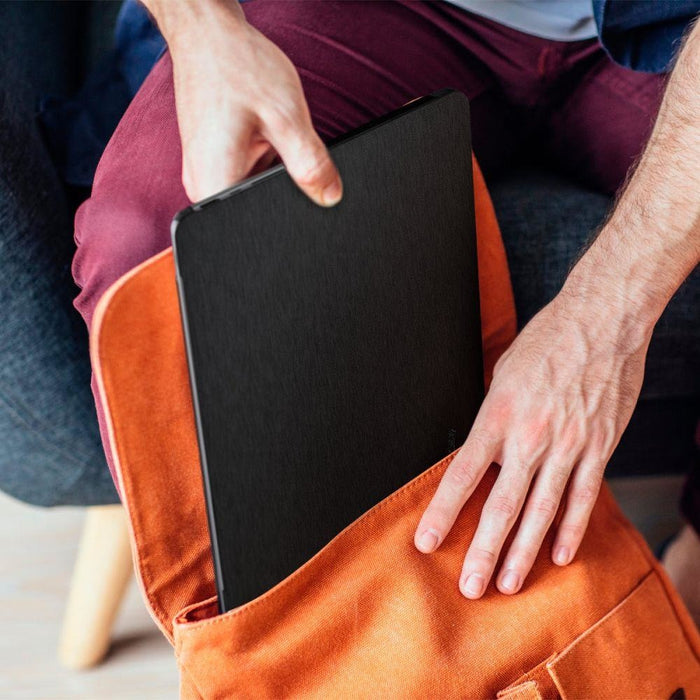 Калъф Spigen Urban Fit за MacBook Pro 14’ 2021 - 2022 черен